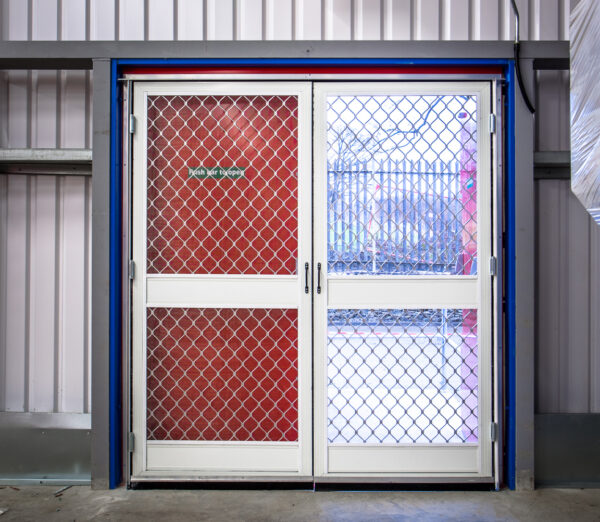 Double-fly-screen-door double fly screen door
