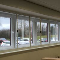 Eight-panel sliding fly screen system Eight panel sliding fly screen system