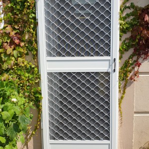 Heavy duty fly screen door, external install